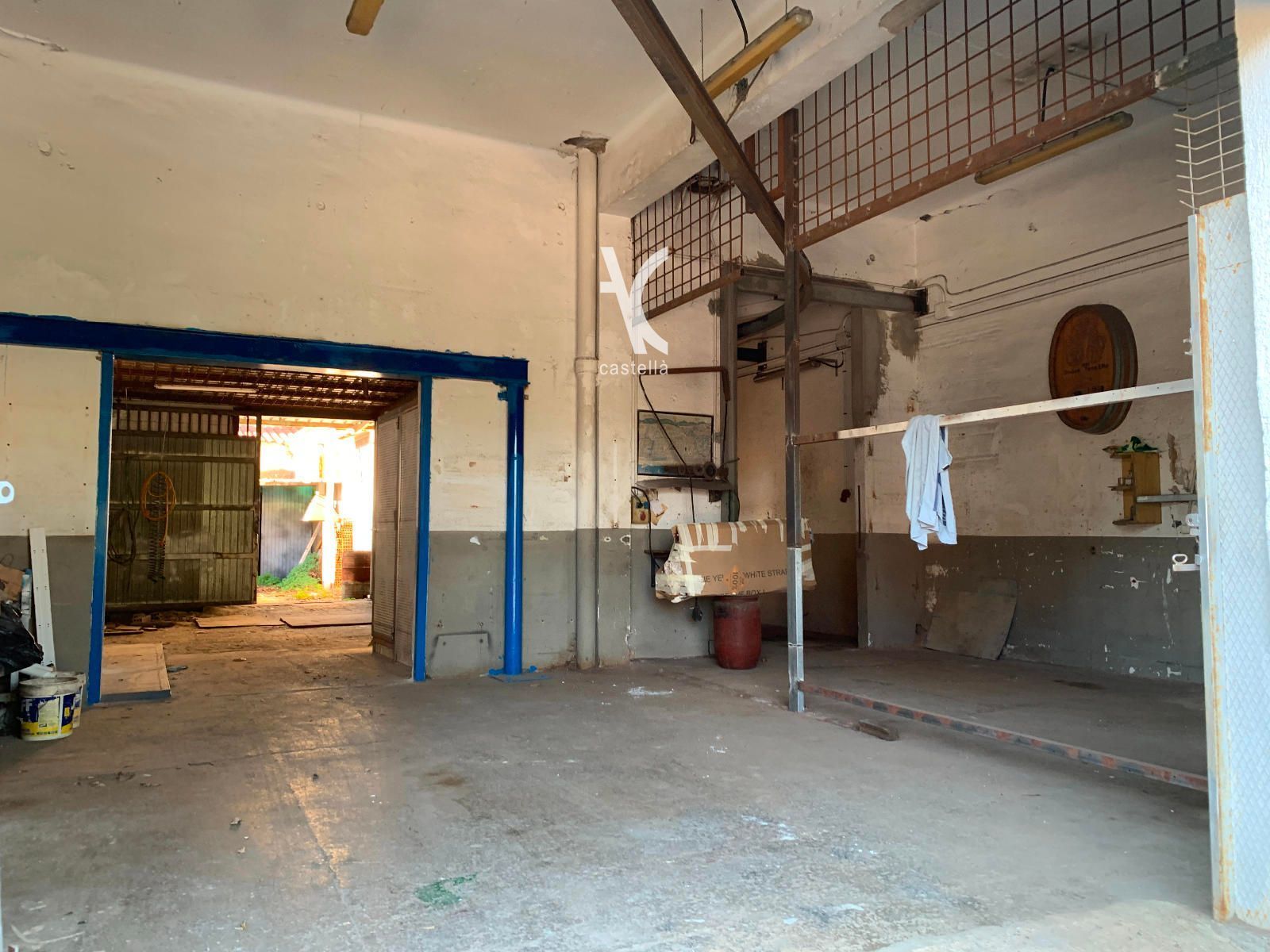 Nau industrial en venda a Elisenda de Montcada, Centre - Nucli Antic