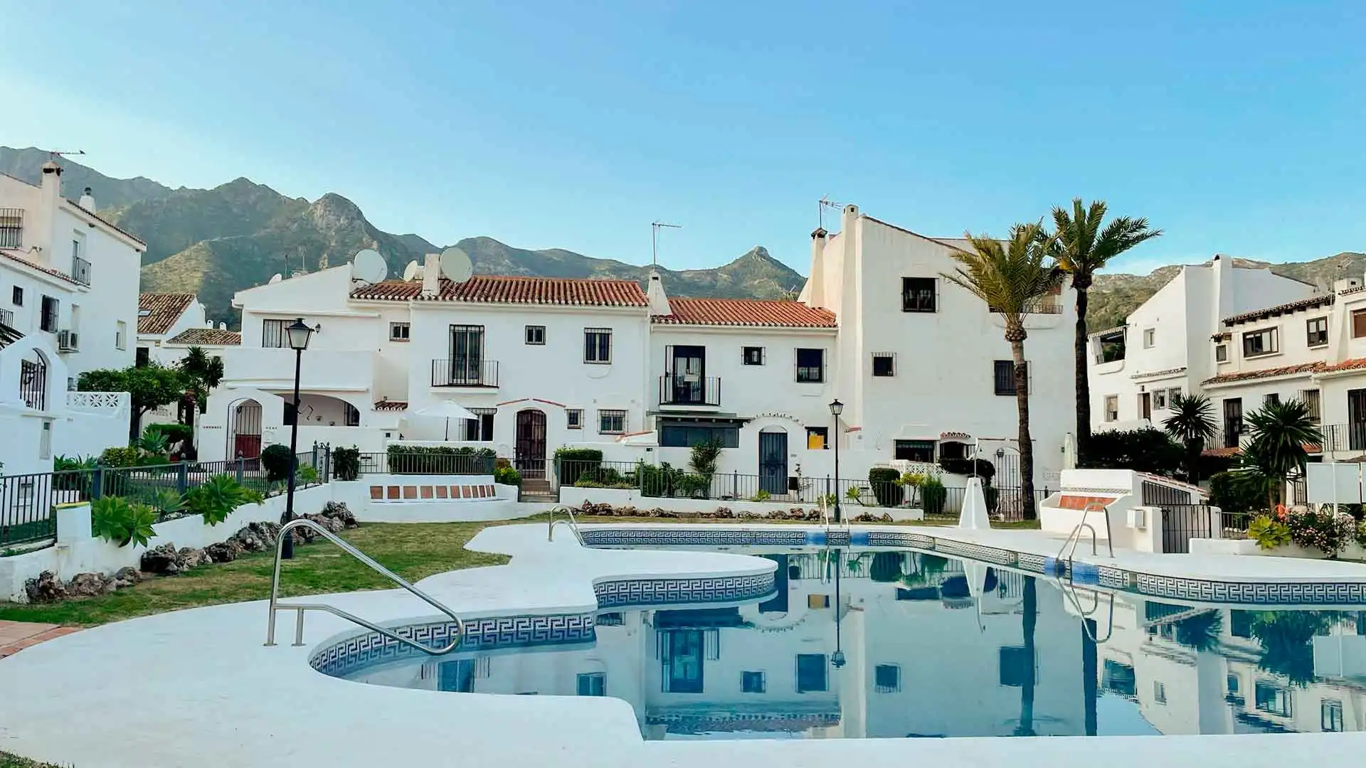 Vista exterior de Casa adosada en venta en Marbella con Aire acondicionado, Jardín privado y Terraza