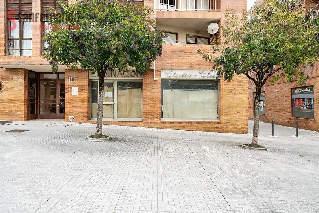 Vista exterior de Local en venta en Torrelavega 
