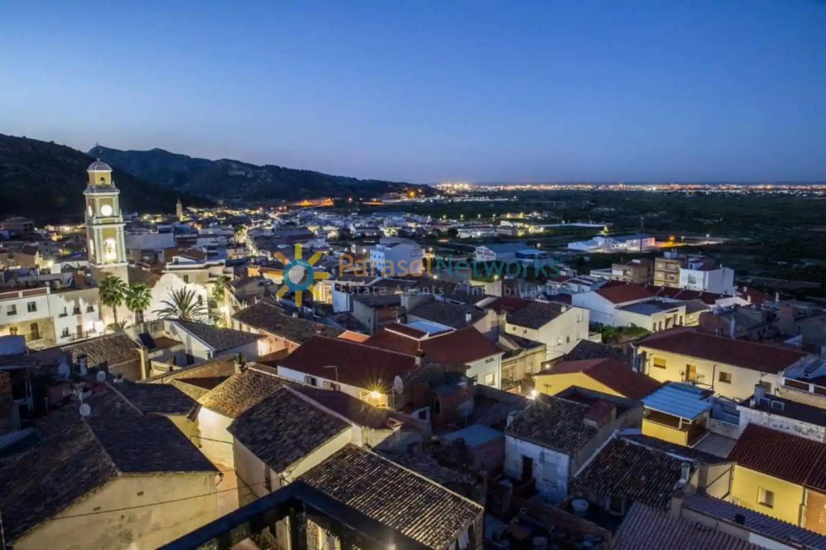 Exterior view of Houses for sale in Ador  with Air Conditioner, Private garden and Terrace