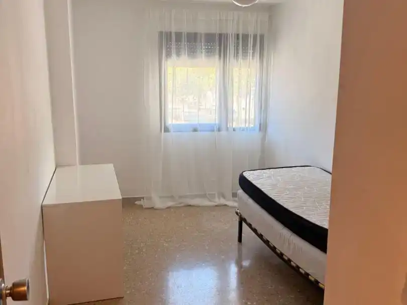 Schlafzimmer von Wohnung zur Miete in Gandia mit Klimaanlage und Balkon