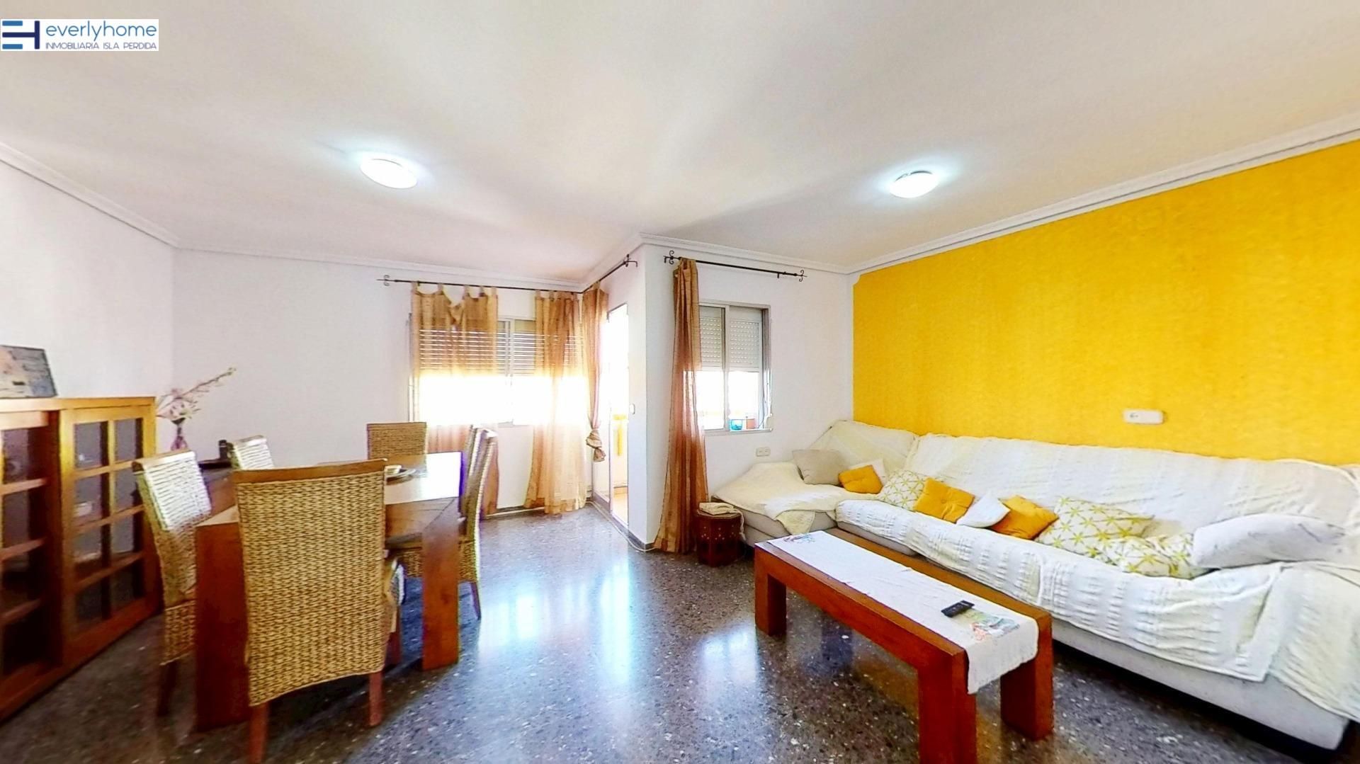 Sala d'estar de Pis en venda en  Valencia Capital amb Calefacció i Balcó