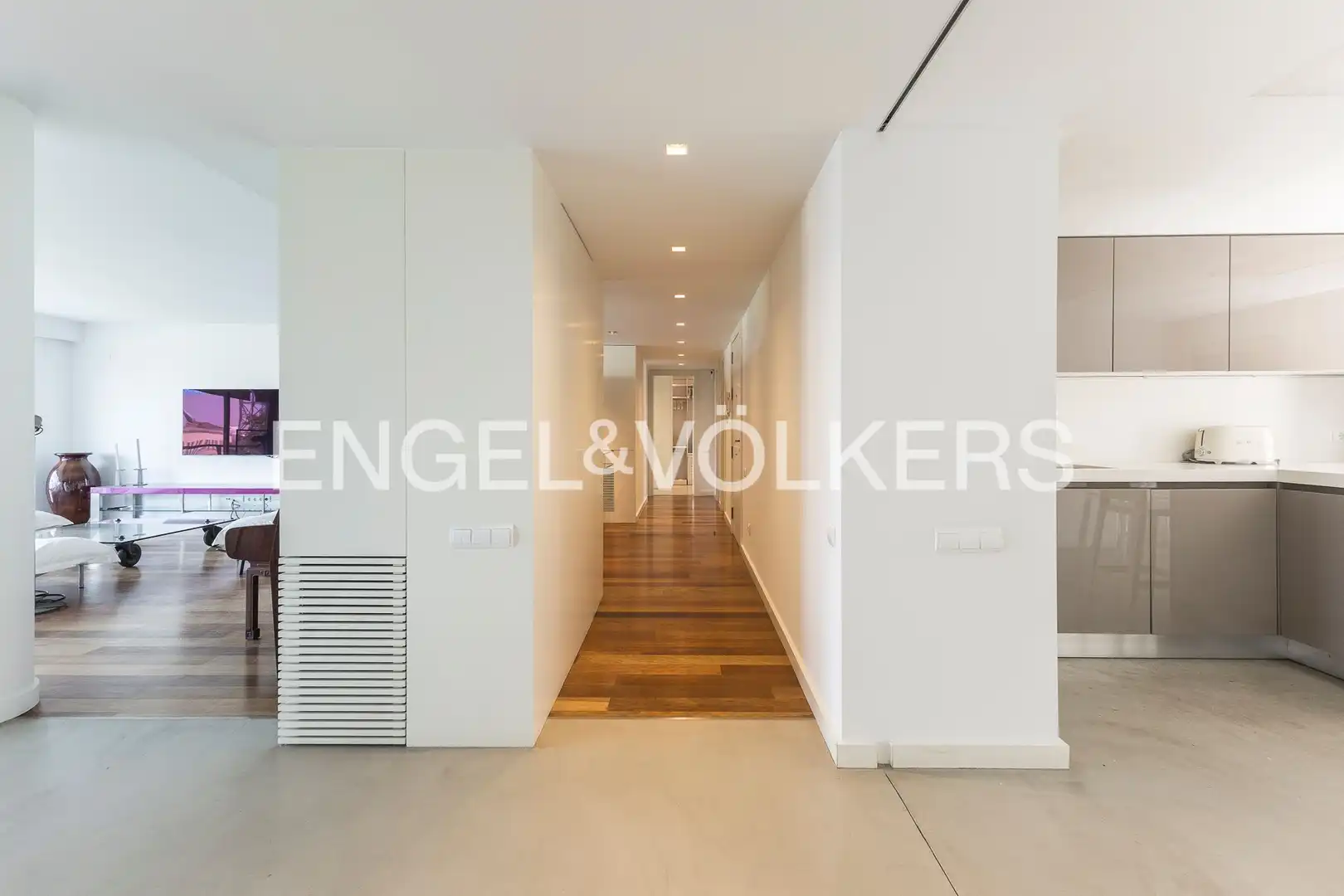 Wohnung zur Miete in Barcelona mit Klimaanlage, Heizung und Parkett