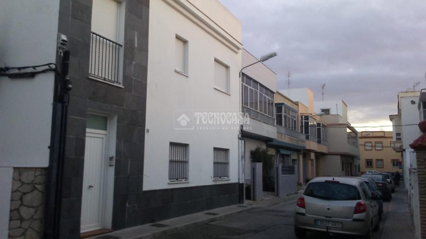 Vista exterior de Piso en venta en Chiclana de la Frontera con Terraza