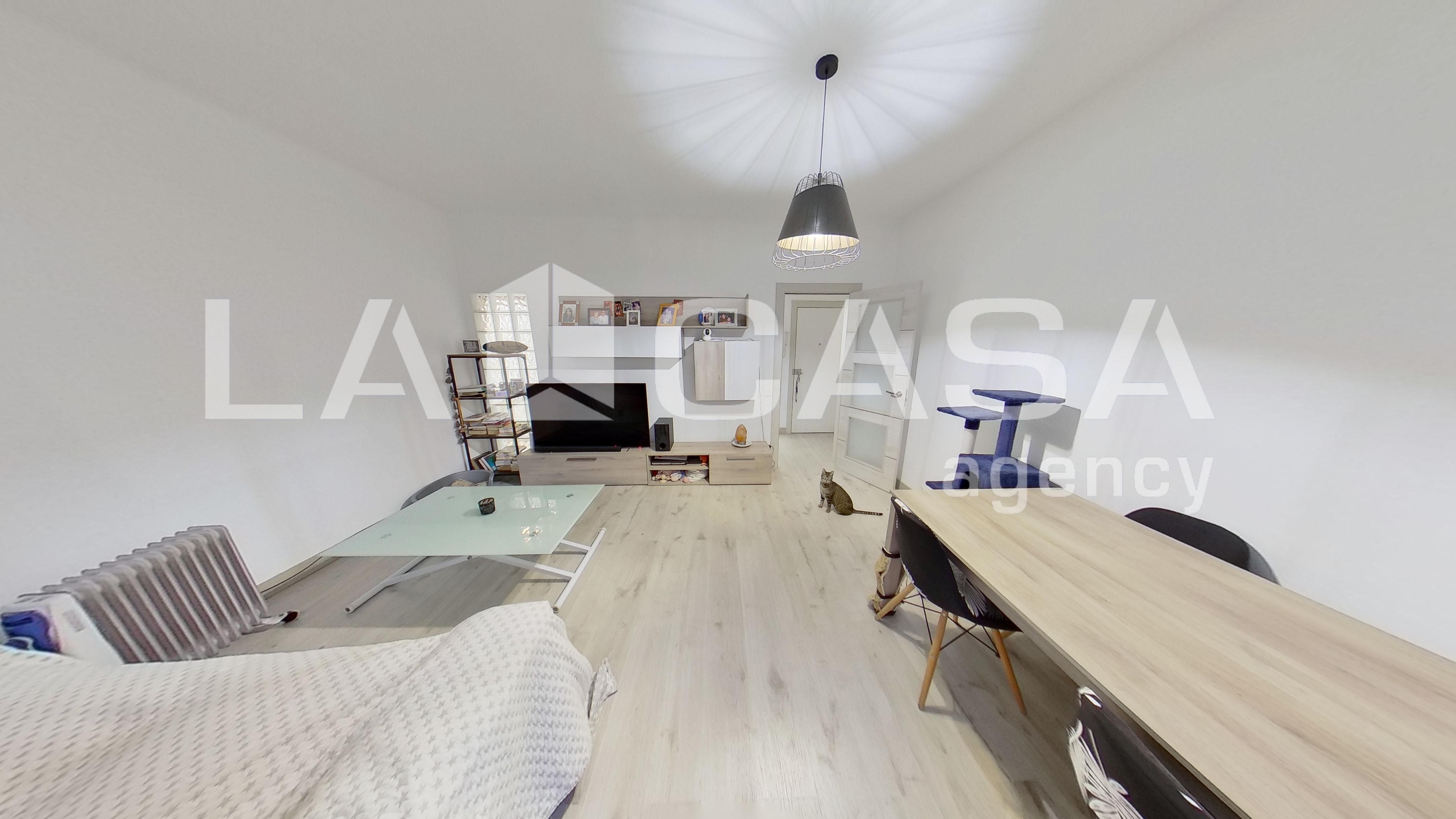 Flat for sale in  Barcelona Capital  with Terrace and Storage room