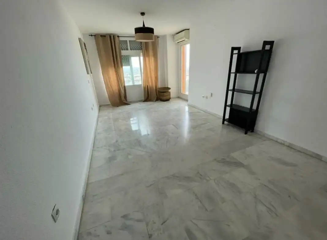 Sala de estar de Ático de alquiler en Algeciras con Aire acondicionado