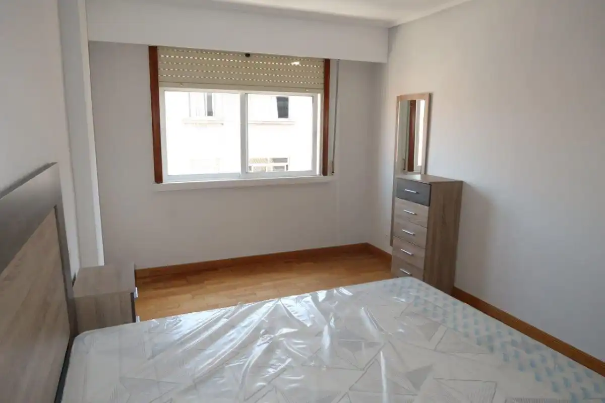Schlafzimmer von Wohnung zur Miete in A Coruña Capital  mit Parkett
