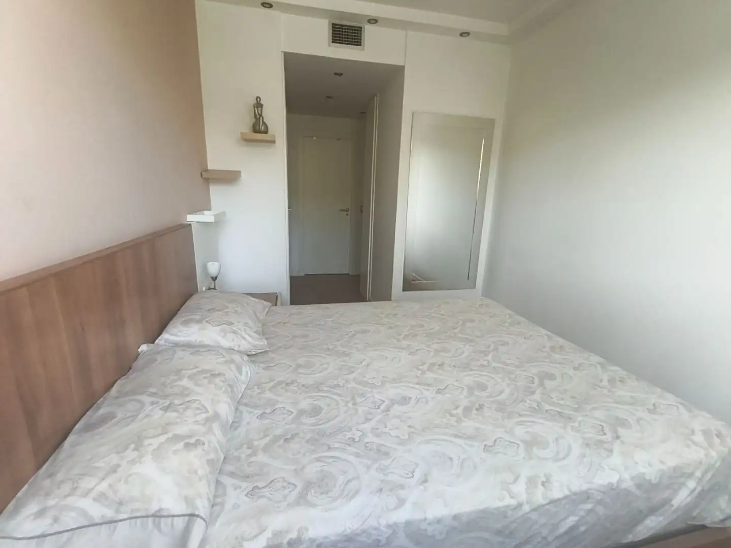 Bedroom of Flat for sale in  Madrid Capital  with Air Conditioner and Balcony