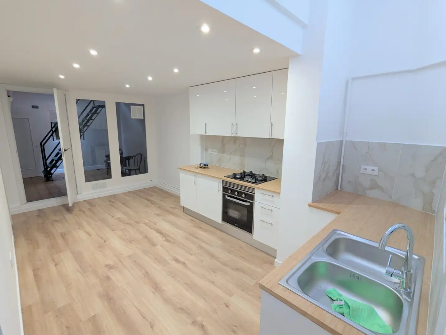 Küche von Loft zum Verkauf in Barcelona mit Klimaanlage, Heizung und Parkett