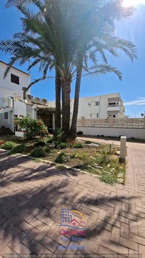 Außenansicht von Wohnungen zur Miete in Oliva mit Klimaanlage, Heizung und Terrasse