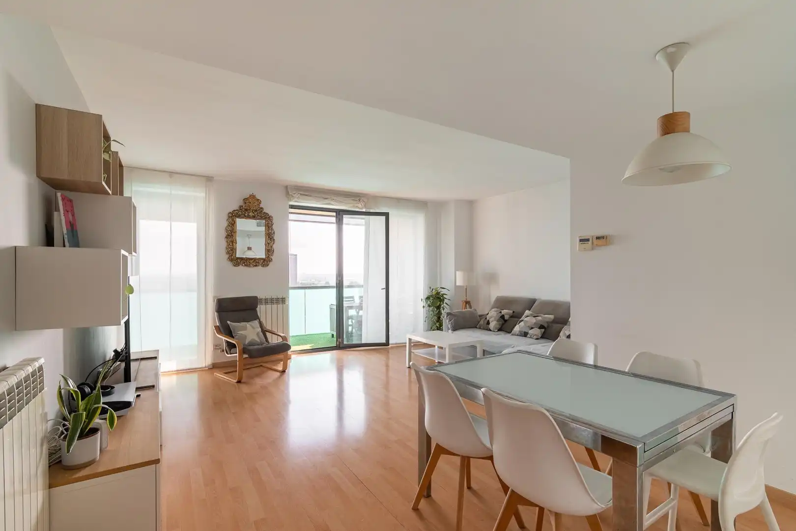 Sala de estar de Piso en venta en Viladecans con Aire acondicionado, Calefacción y Jardín privado