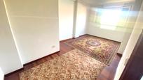 Sala d'estar de Pis en venda en Castro-Urdiales amb Calefacció, Parquet i Terrassa