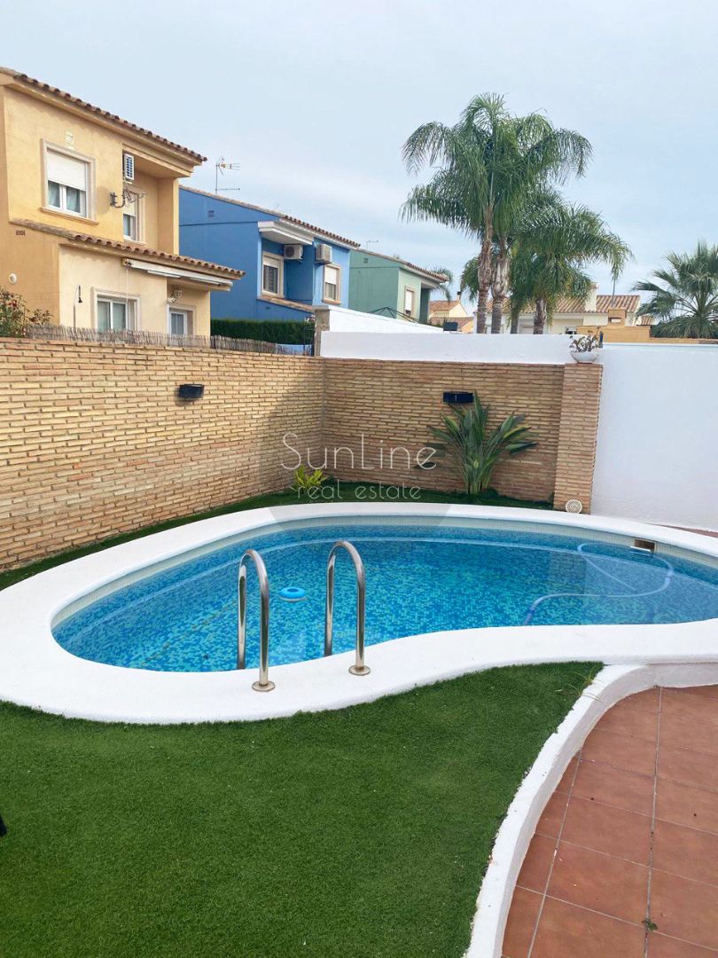 Swimming pool of House or chalet for rent in La Pobla de Vallbona  with Air Conditioner, Terrace and Storage room