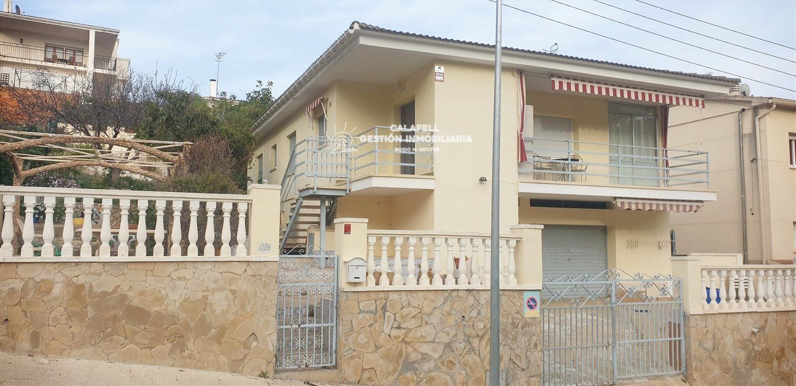 Vista exterior de Casa o xalet en venda en Calafell amb Aire condicionat, Calefacció i Jardí privat