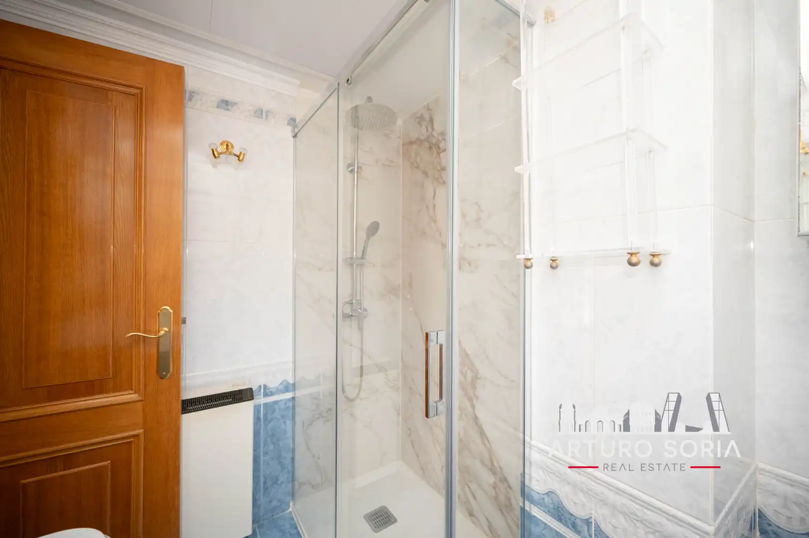 Badezimmer von Wohnung zur Miete in Madrid mit Klimaanlage, Heizung und Terrasse