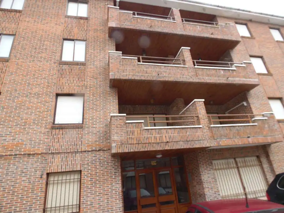 Vista exterior de Apartament en venda en Medina de Pomar