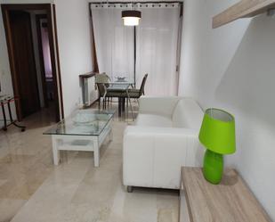 Sala d'estar de Apartament de lloguer en  Granada Capital amb Calefacció, Moblat i Rentadora