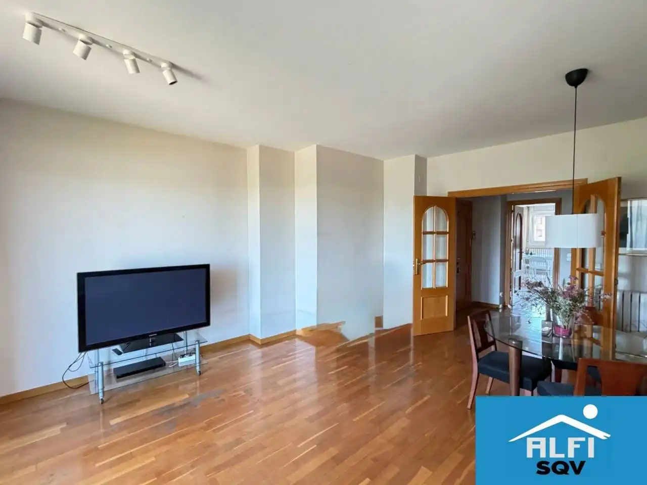 Sala de estar de Dúplex en venta en Sant Quirze del Vallès con Calefacción, Parquet y Terraza