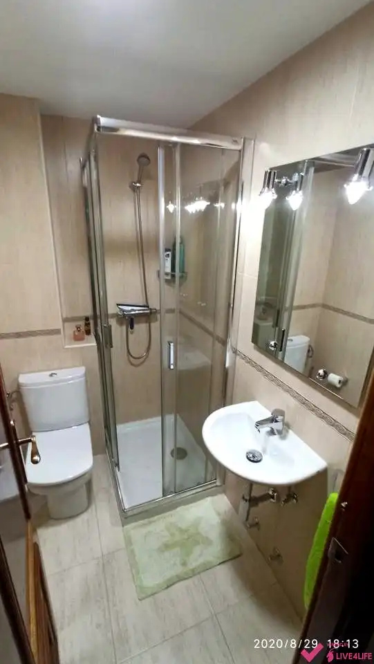 Baño de Piso de alquiler en Granada con Aire acondicionado, Calefacción y Terraza