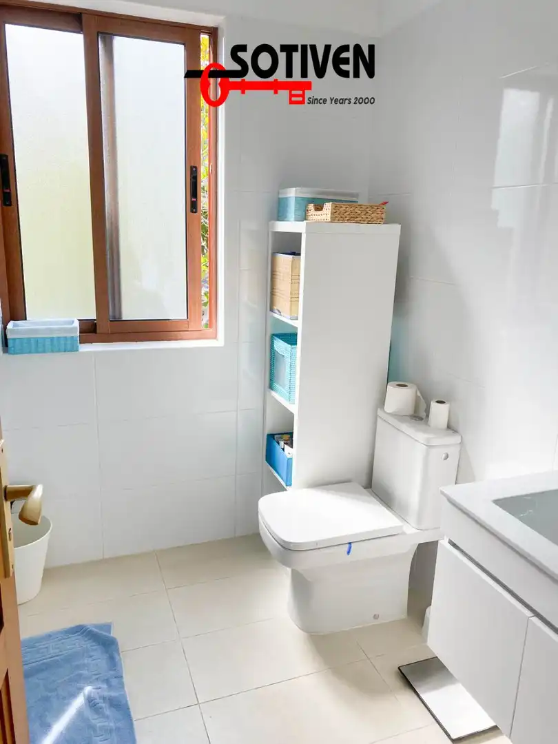 Badezimmer von Dachboden zur Miete in Santiago del Teide mit Terrasse