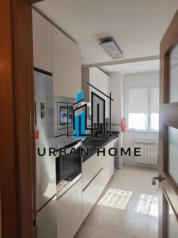 Cocina de Dúplex en venta en San Andrés del Rabanedo con Calefacción, Trastero y Balcón