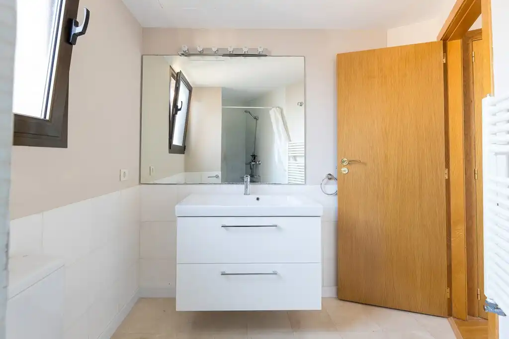 Bathroom of Attic for rent in  Palma de Mallorca  with Air Conditioner, Heating and Terrace