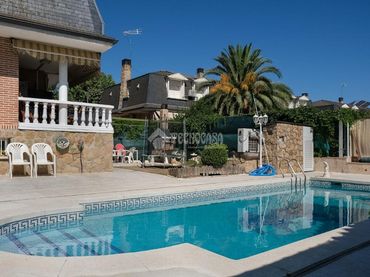 Casa aparellada amb piscina en venda a La Cárcaba - El Encinar - Montemolinos