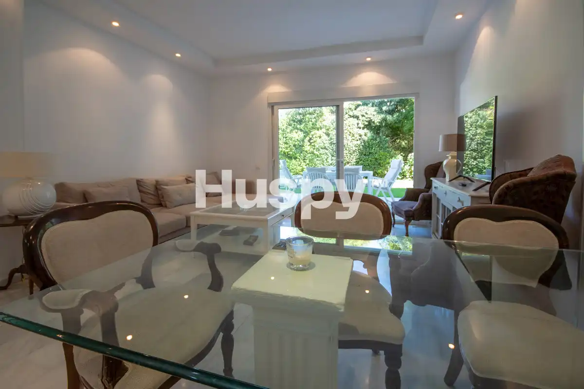Wohnzimmer von Wohnung zur Miete in Nueva Andalucía