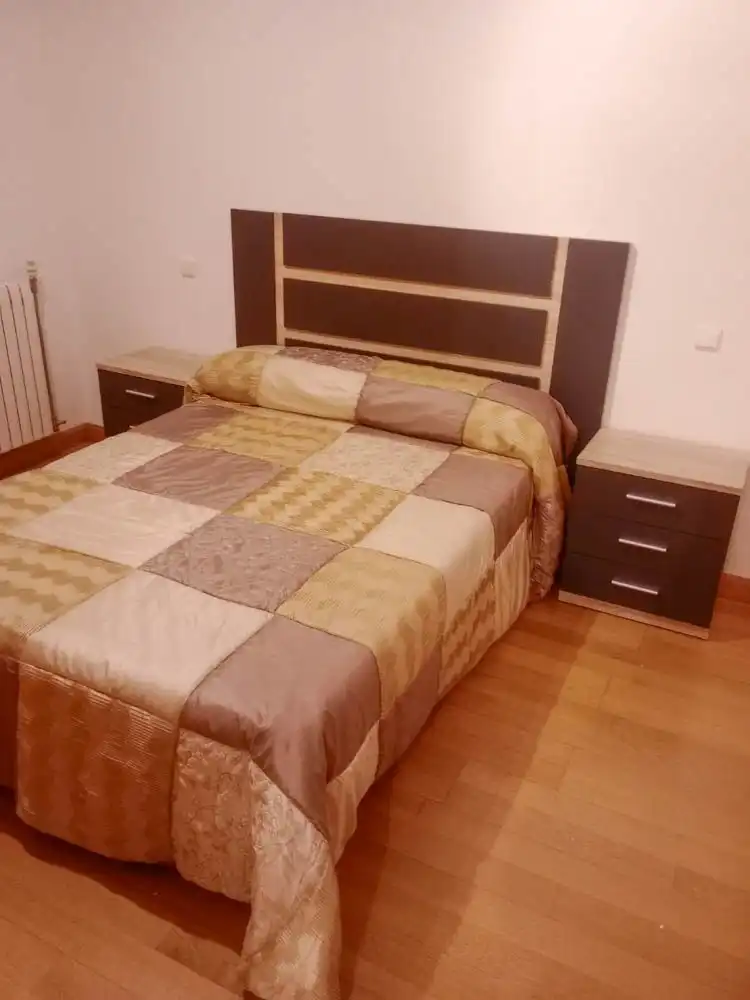 Dormitori de Pis de lloguer en Zaragoza amb Aire condicionat, Calefacció i Terrassa