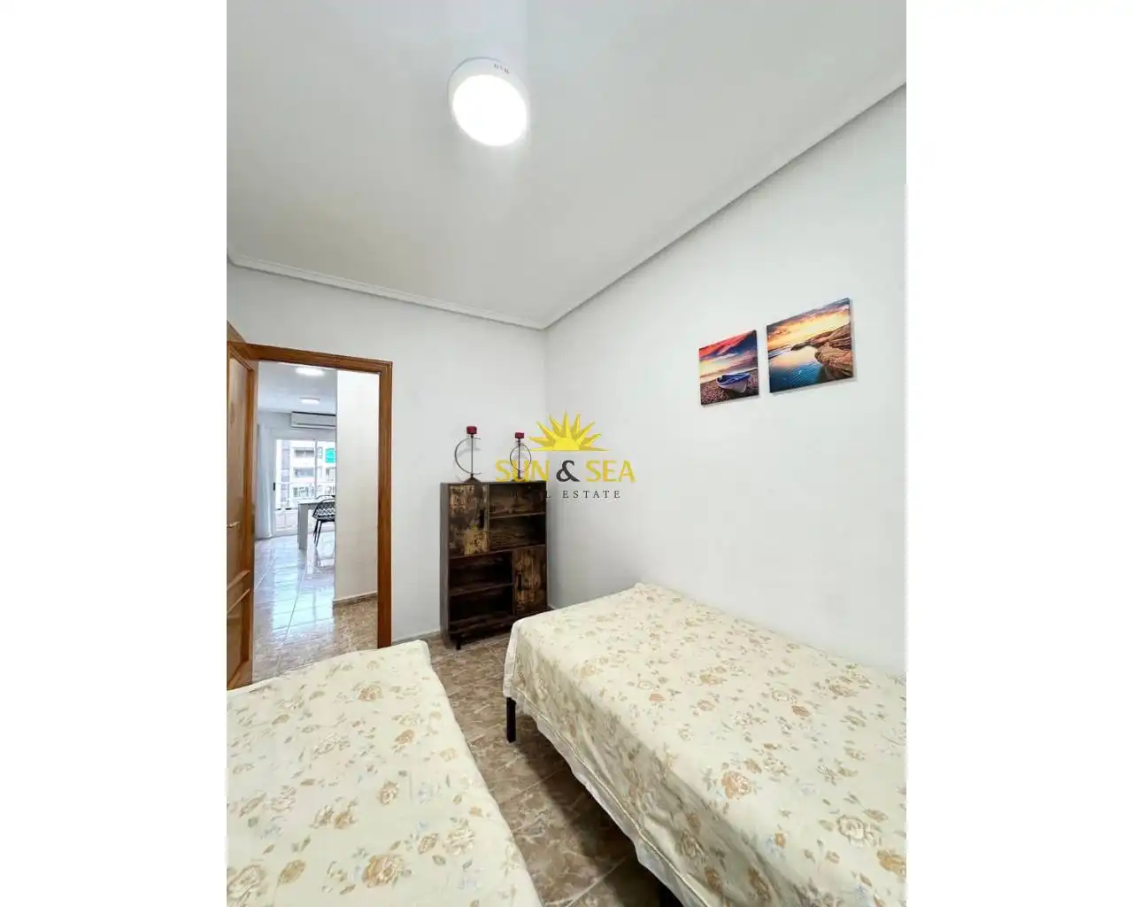 Habitación de Apartamento de alquiler en Torrevieja con Aire acondicionado, Calefacción y Amueblado