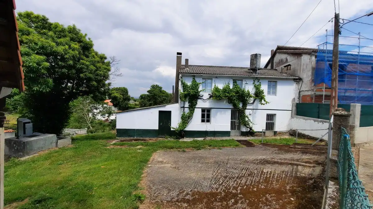 Exterior view of Houses for sale in Oleiros