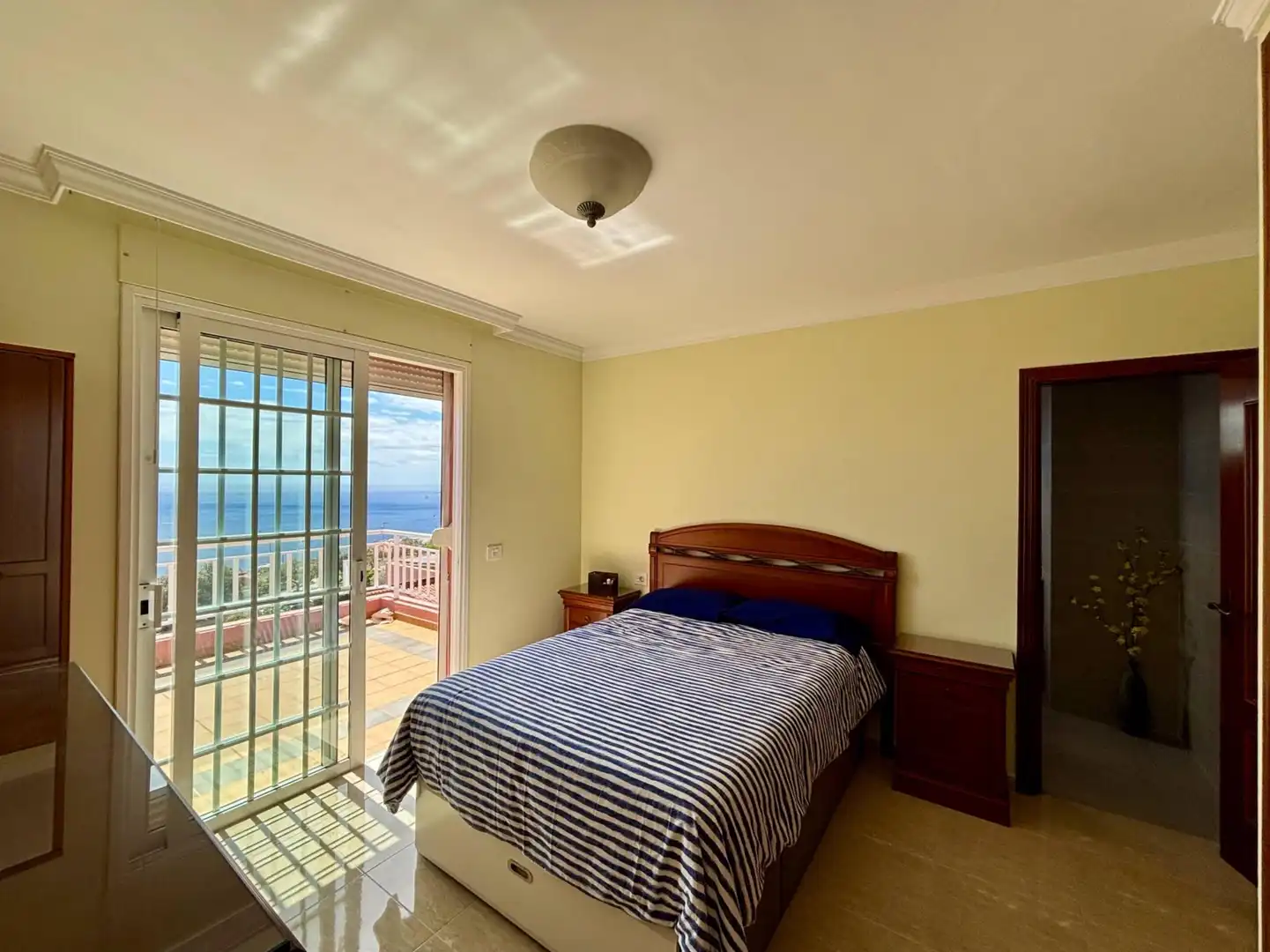 Habitación de Casa adosada en venta en Candelaria con Aire acondicionado, Terraza y Piscina