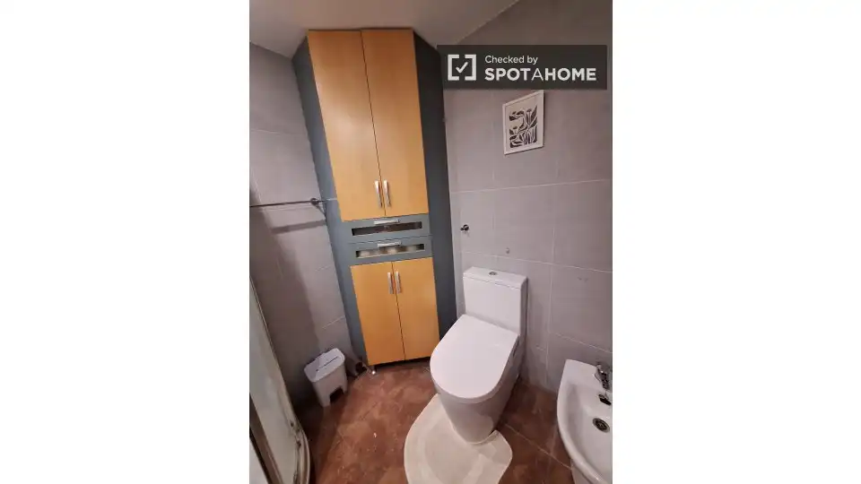 Bathroom of Flat for rent in Moncada  with Air Conditioner, Heating and Furnished
