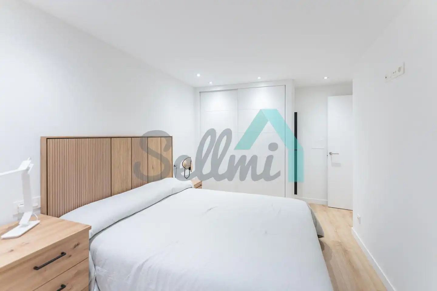 Habitación de Piso de alquiler en Oviedo  con Calefacción y Amueblado
