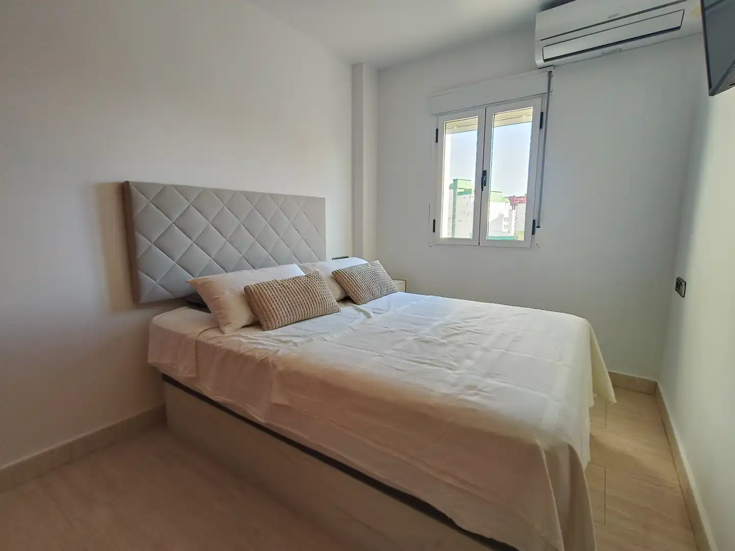 Habitación de Ático en venta en Gandia con Aire acondicionado, Terraza y Amueblado