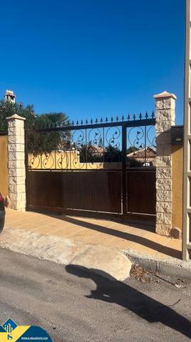 Casa-chalet en Venta en Villamartín - Las Filipinas