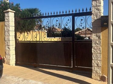 Chalet con jardín en venta en Orihuela Costa
