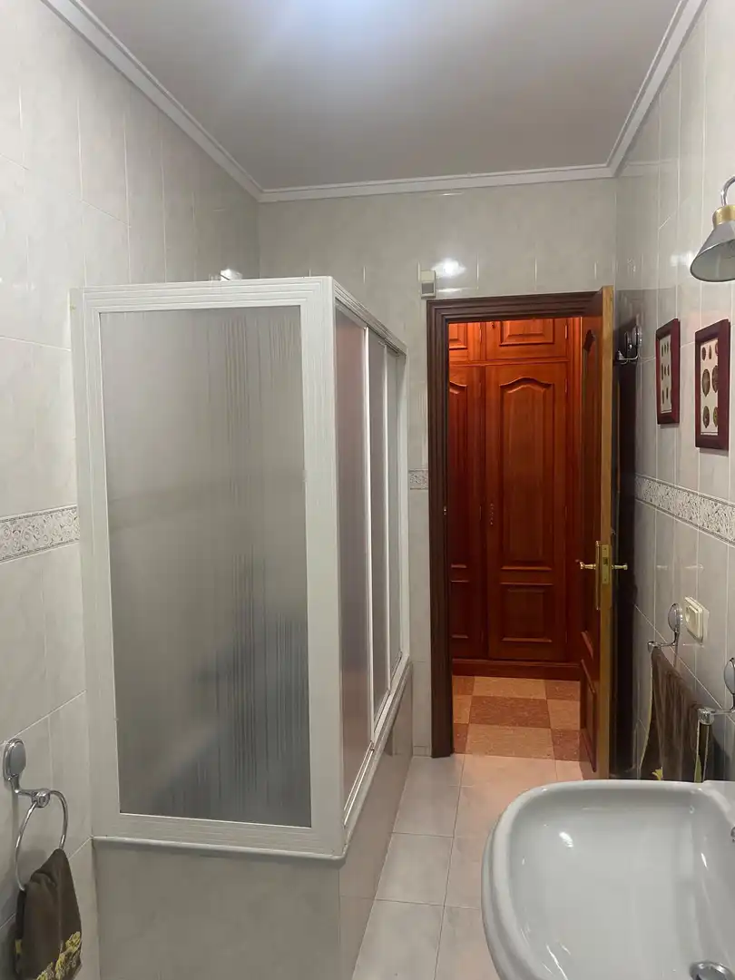 Baño de Casa o chalet en venta en Lugo con Calefacción, Piscina y Amueblado