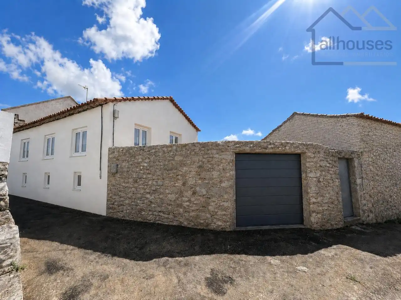Vista exterior de Finca rústica en venda en A Guarda   amb Jardí privat i Traster
