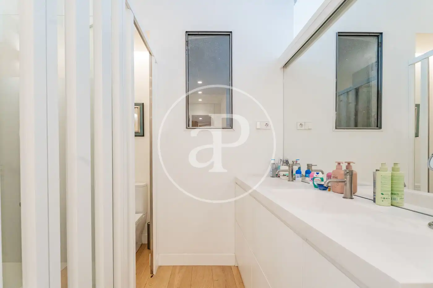 Baño de Piso en venta en Madrid con Calefacción y Trastero