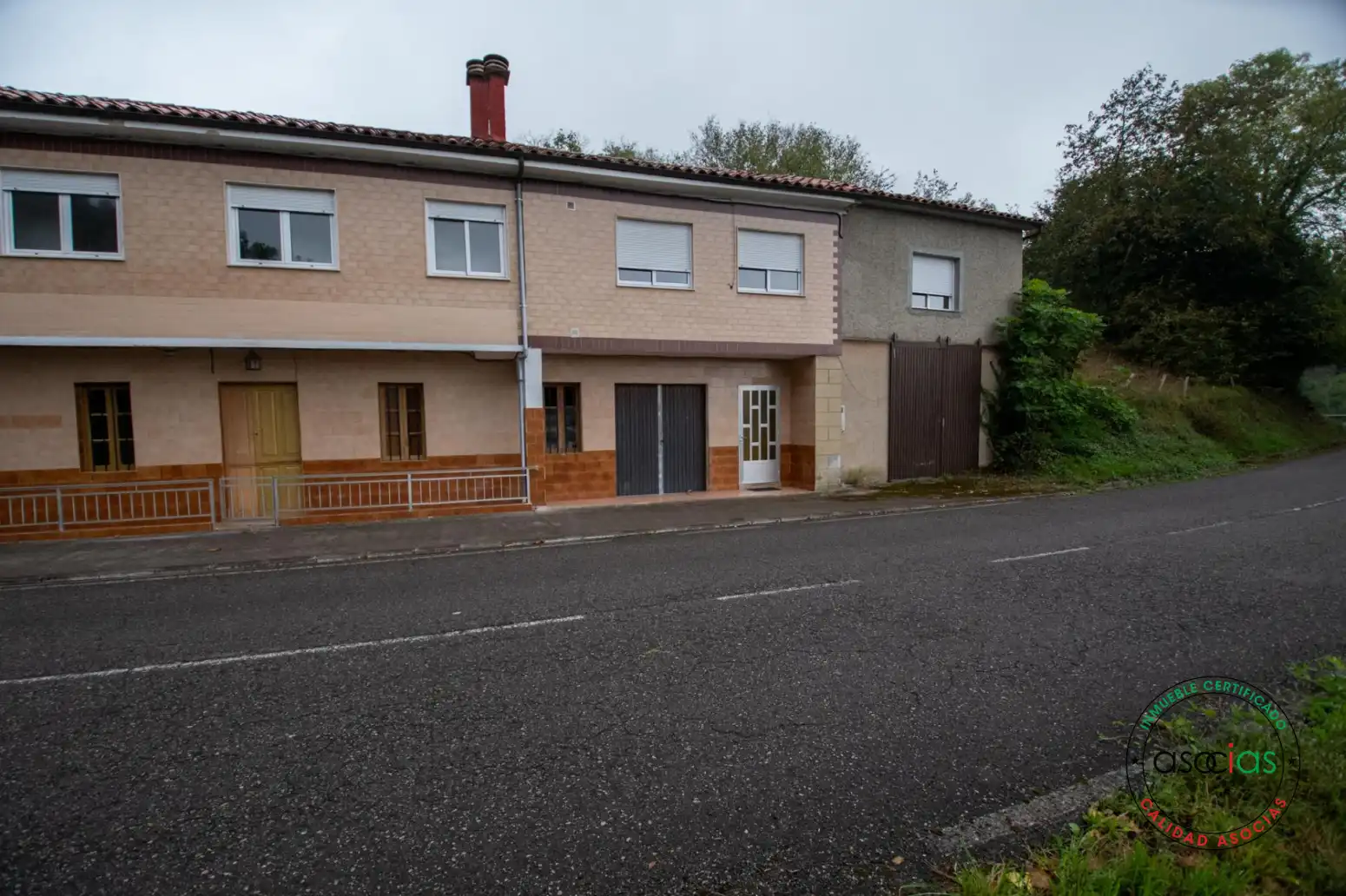 Vista exterior de Casa o xalet en venda en Cabranes amb Calefacció, Jardí privat i Parquet