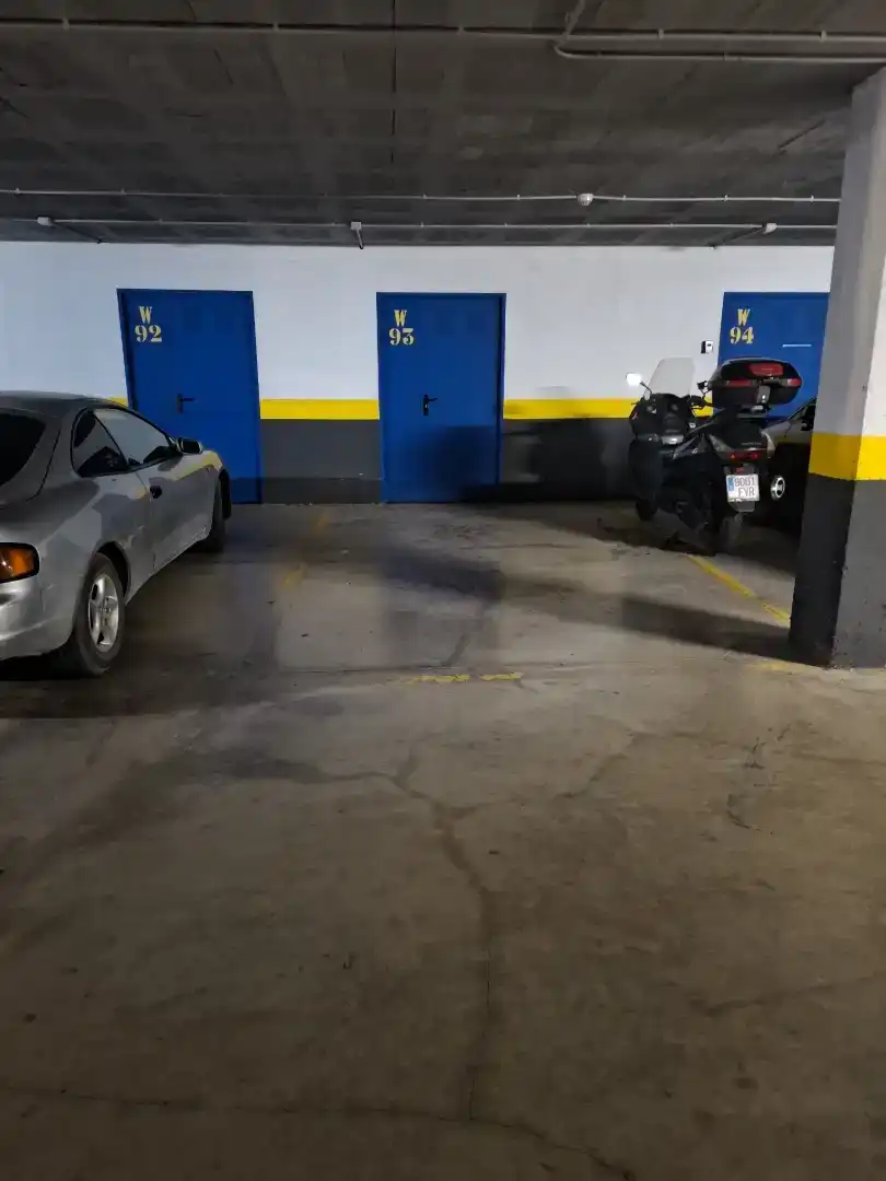 Parking de Apartamento en venta en Estepona con Aire acondicionado, Terraza y Piscina