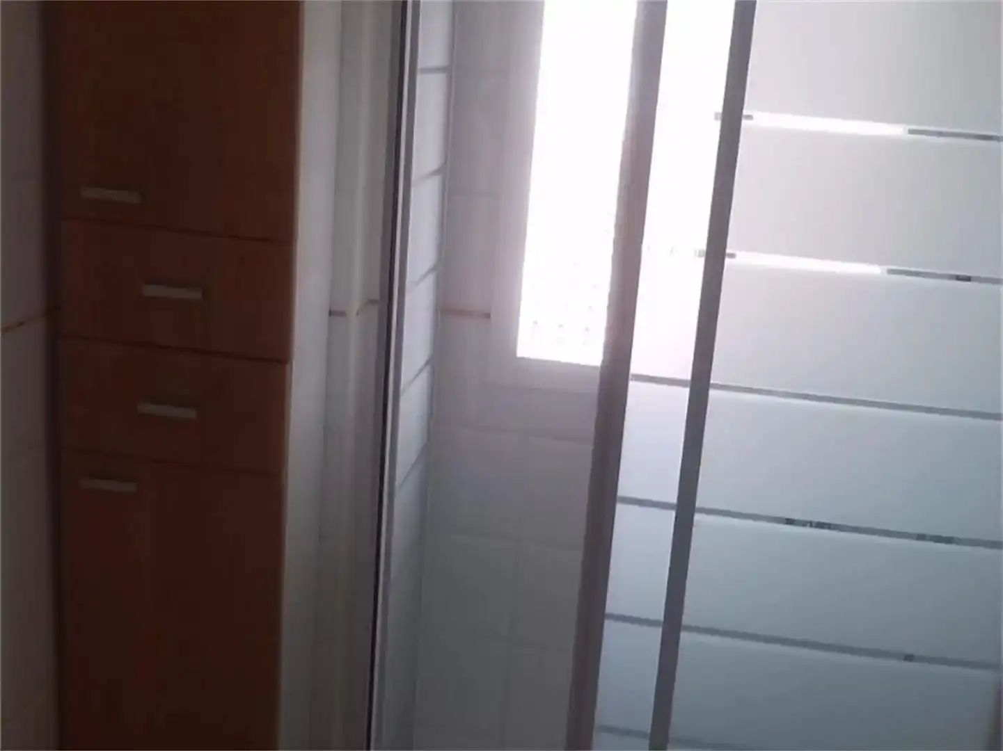 Badezimmer von Wohnung zur Miete in La Antilla mit Klimaanlage, Privatgarten und Parkett