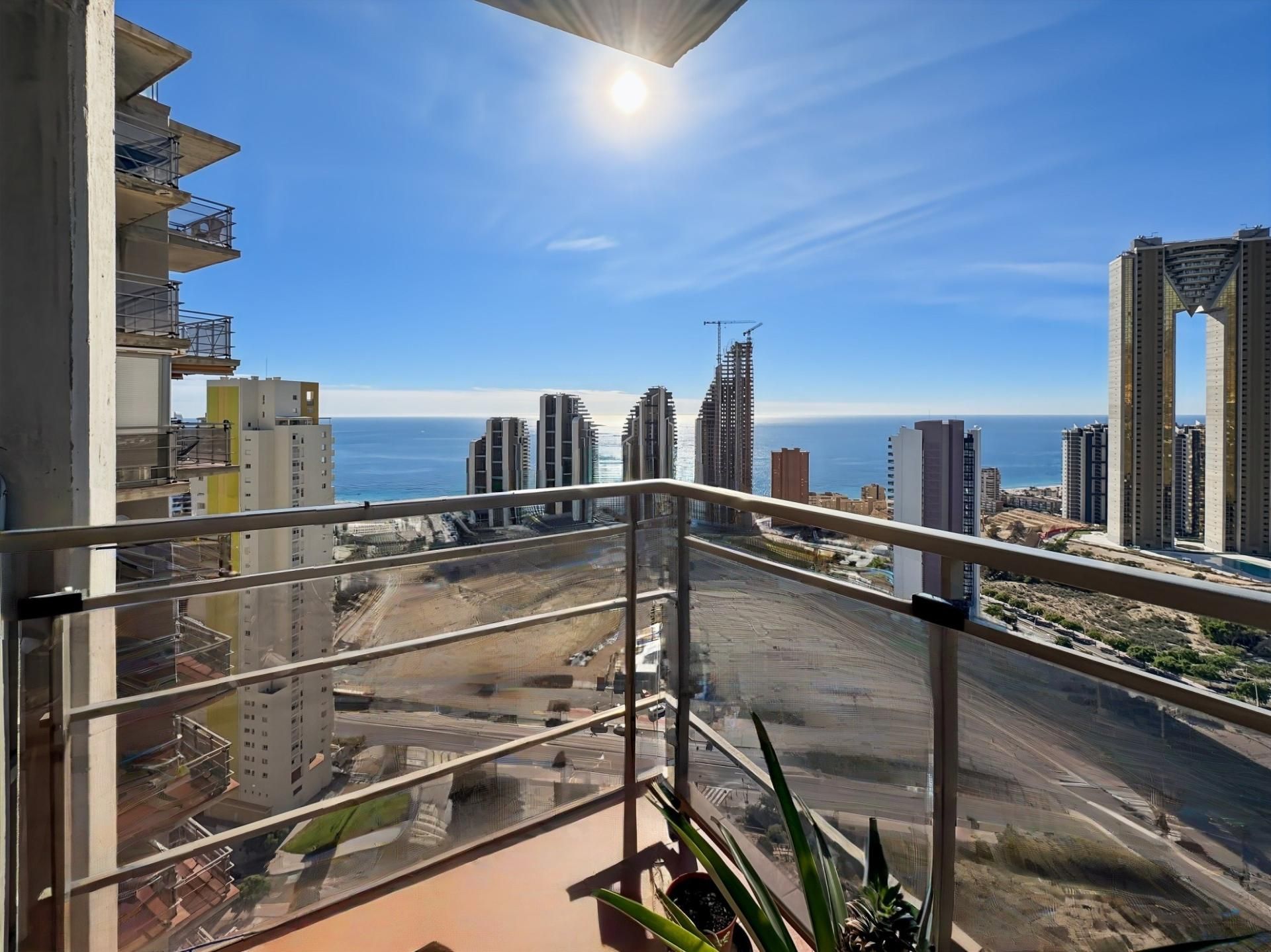 Habitación de Apartamento en venta en Benidorm con Calefacción y Terraza