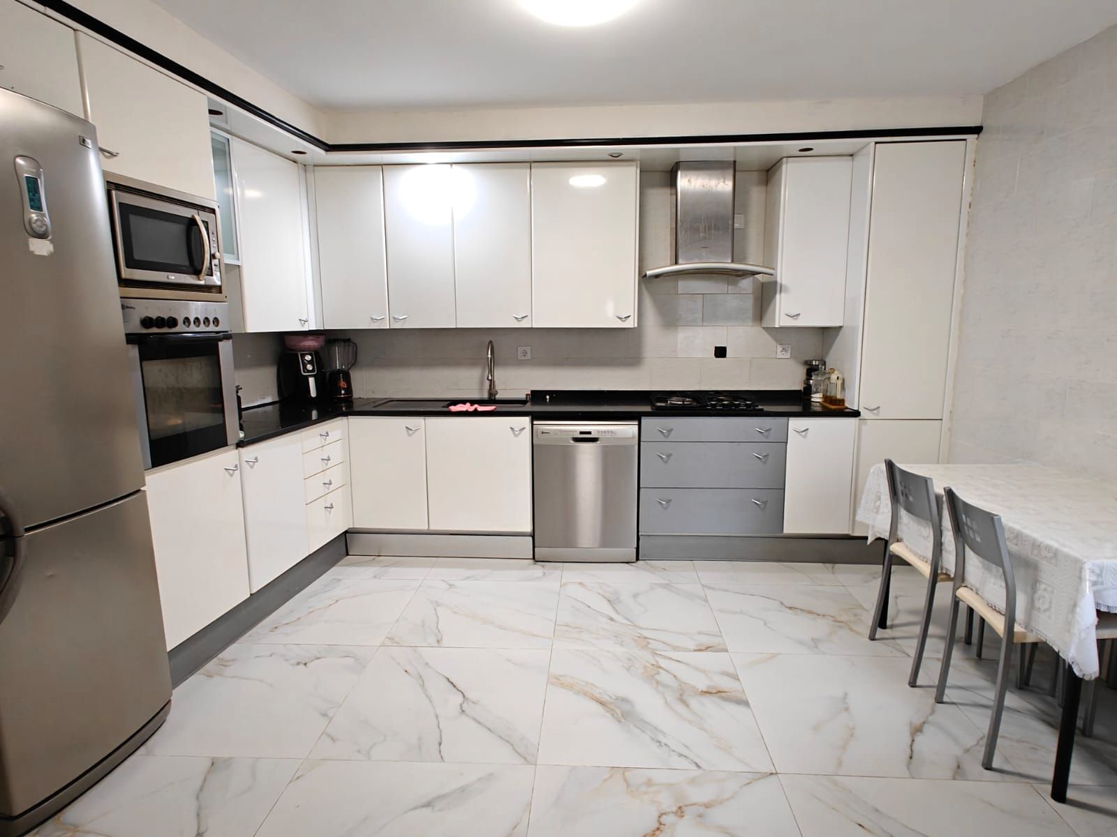 Kitchen of Single-family semi-detached for sale in Fuensalida  with Air Conditioner and Terrace