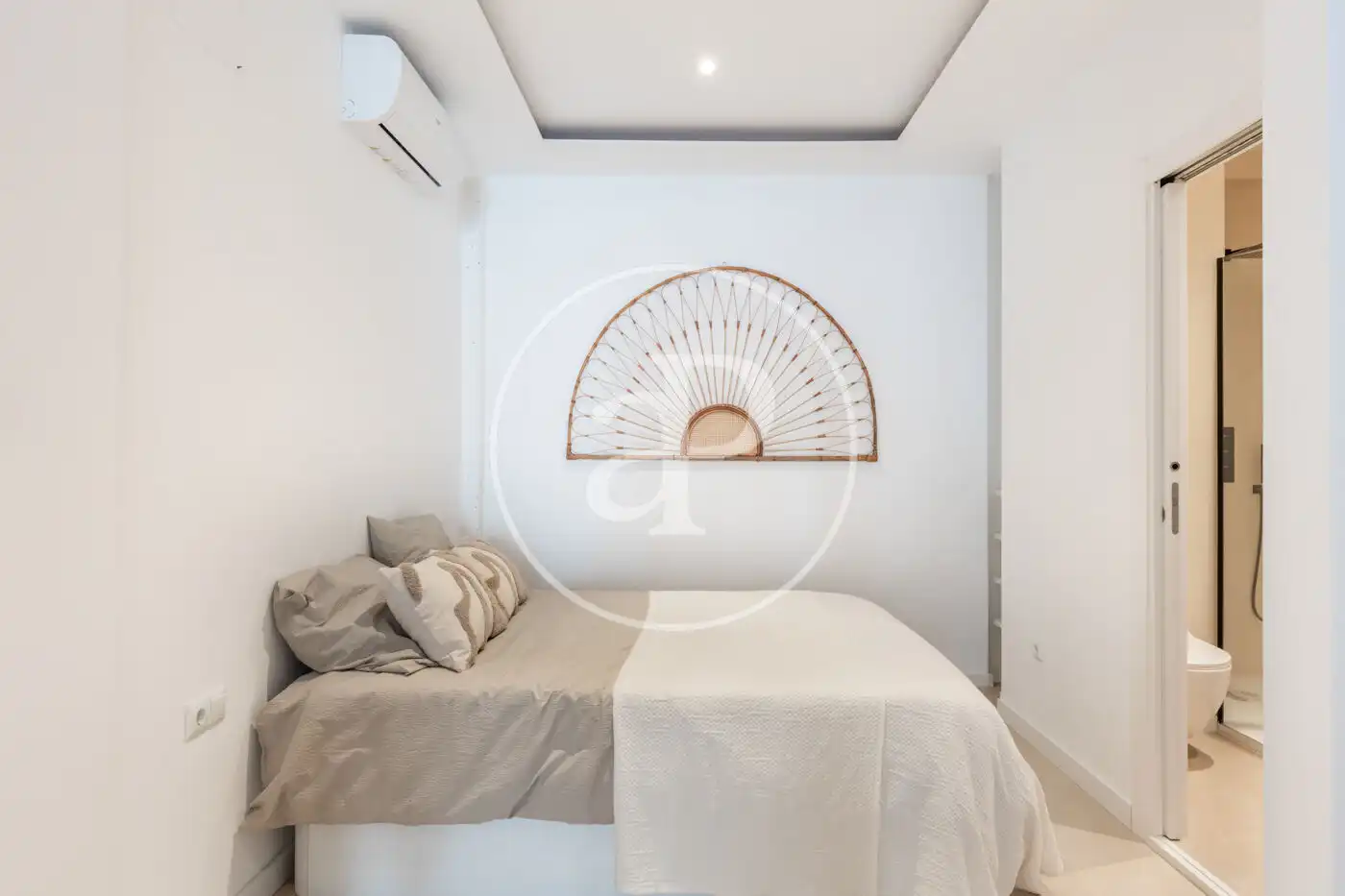 Bedroom of Flat for sale in Valencia  with Air Conditioner, Heating and Furnished
