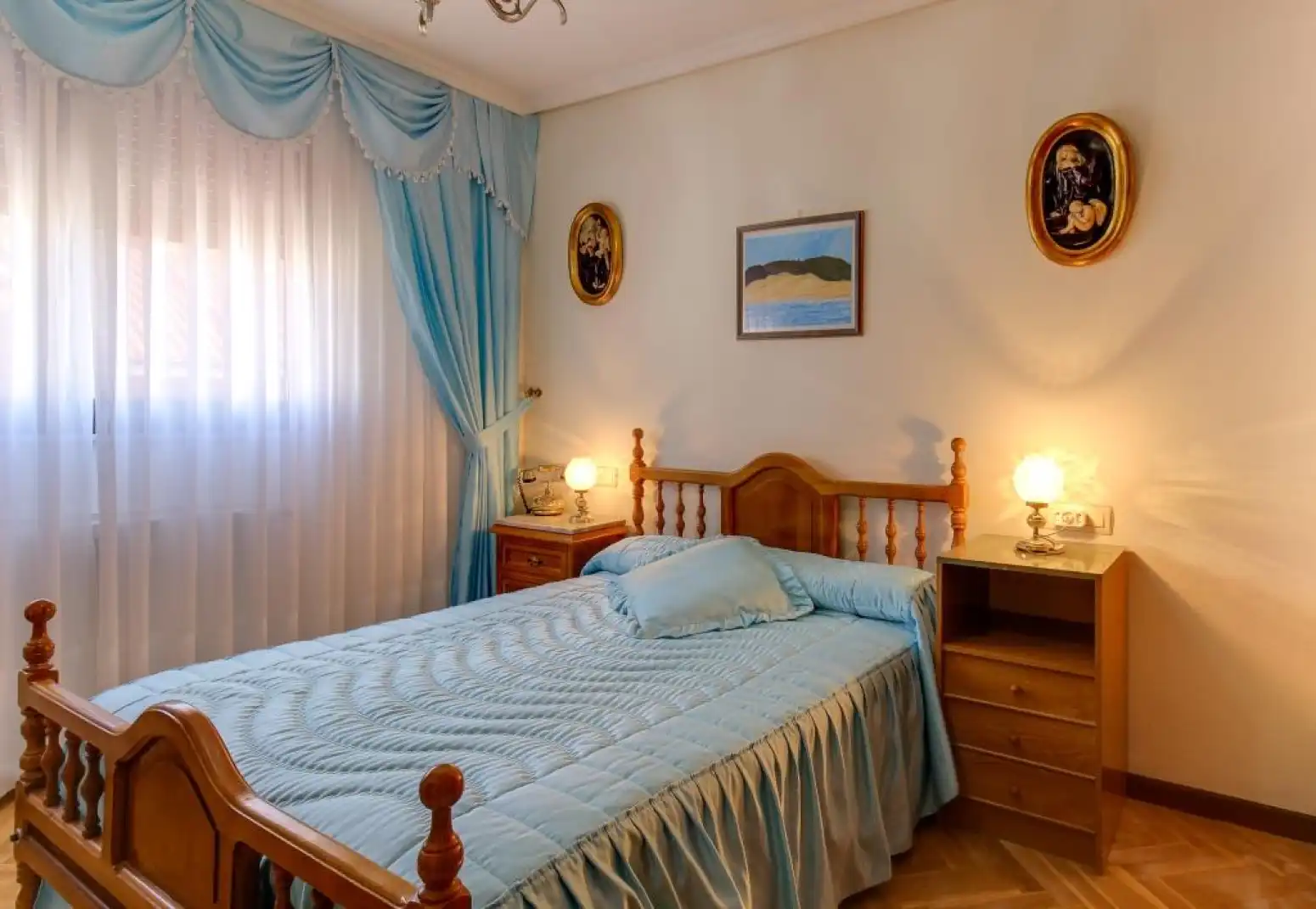 Habitación de Casa adosada en venta en Salamanca con Calefacción, Jardín privado y Parquet