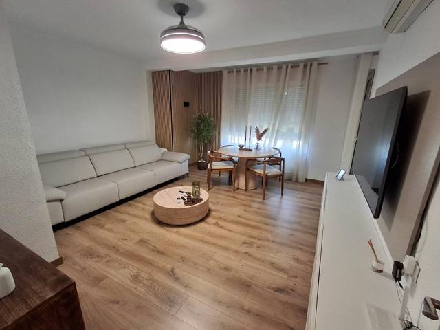 Piso en Venta en Maestro Carrascosa - Banda de Música