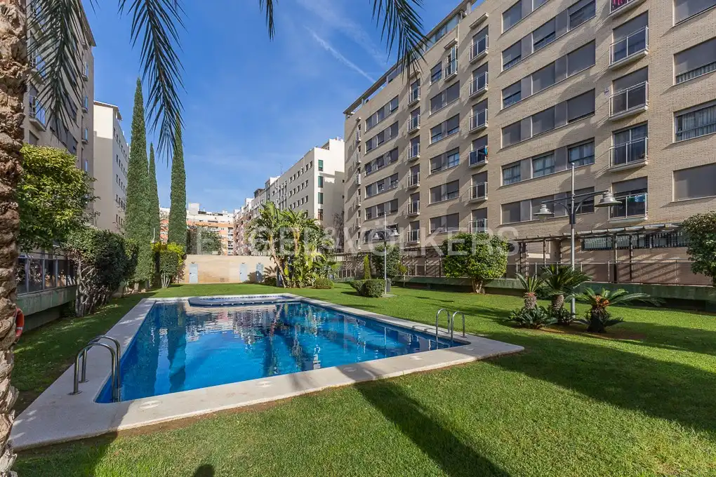 Vista exterior de Piso de alquiler en Valencia con Aire acondicionado, Calefacción y Parquet