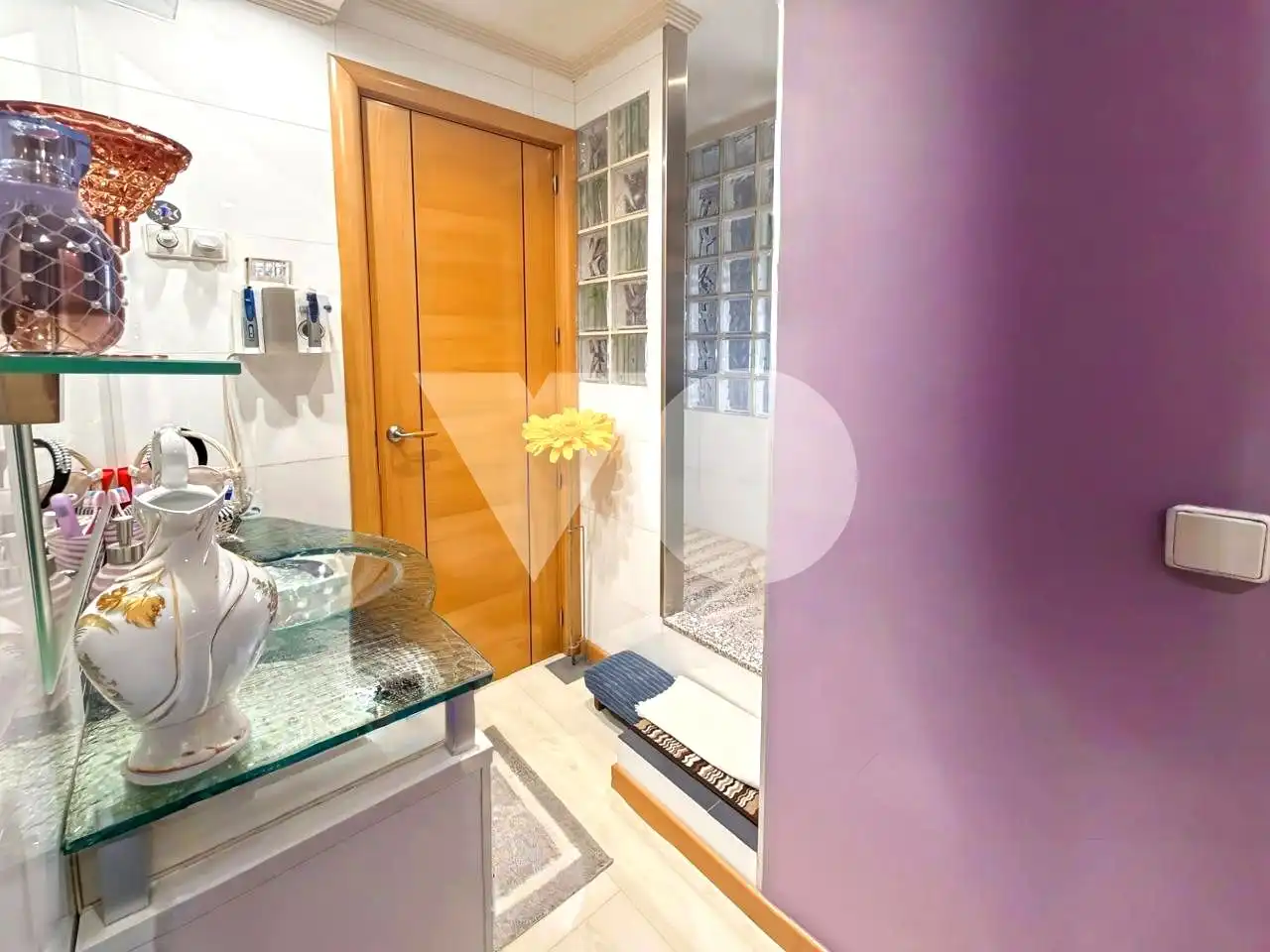 Bathroom of Flat for sale in Madrid  with Air Conditioner, Heating and Terrace